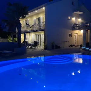 Elke Maria Mit Privatpool Und Poolmassage Novigrad Istria