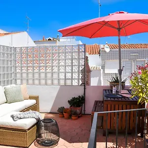Lovelystay - Casa Salto - Charming Townhouse With Large Terrace Holiday home